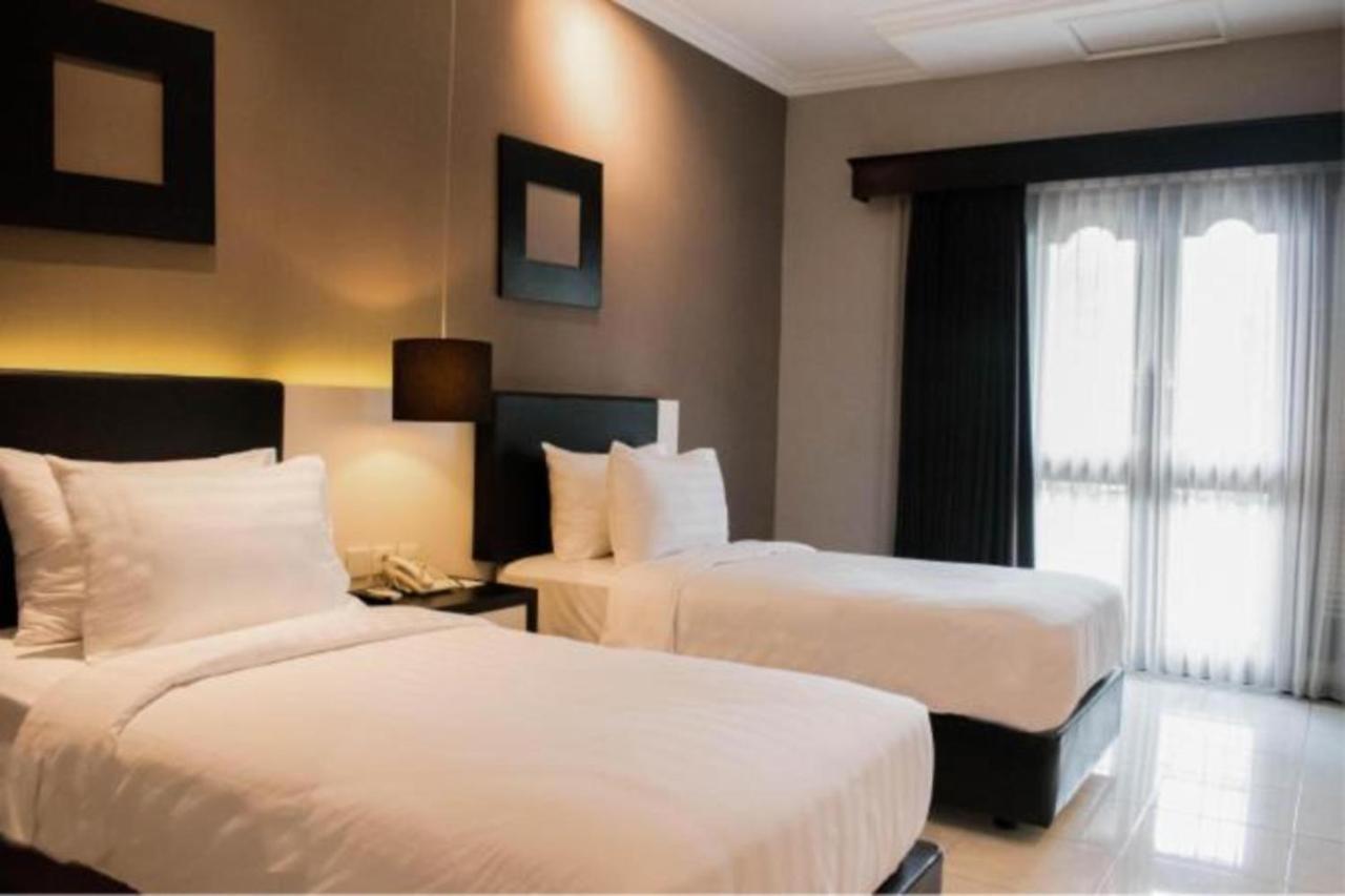 Luminor Hotel Jember By Wh Extérieur photo