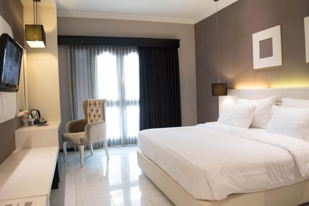 Luminor Hotel Jember By Wh Extérieur photo