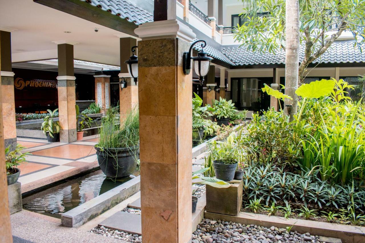 Luminor Hotel Jember By Wh Extérieur photo